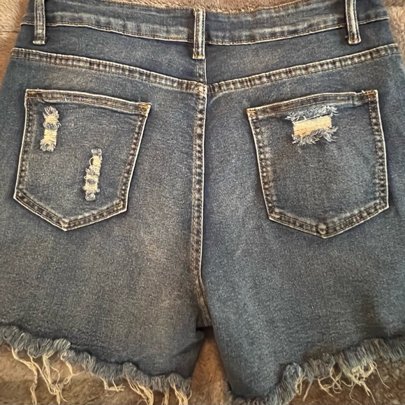 High stretch, solid colored, distressed shorts xl - Picture 6 of 9